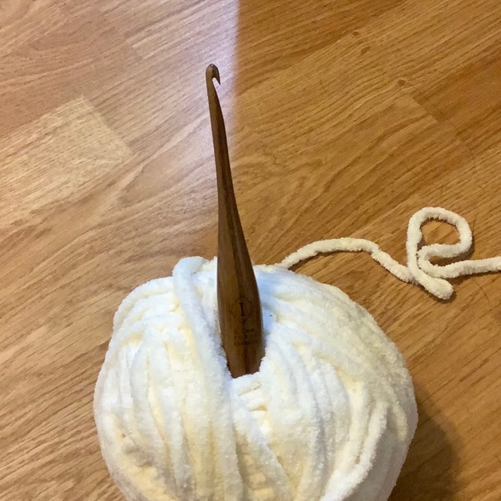 Old Logo stamp Furls Crochet Hook Wood, size I (5.5 mm)